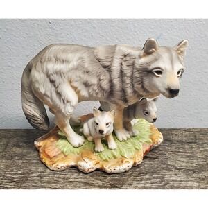 Vintage Homco Endangered Species Grey Wolves 1995 Masterpiece Porcelain EUC